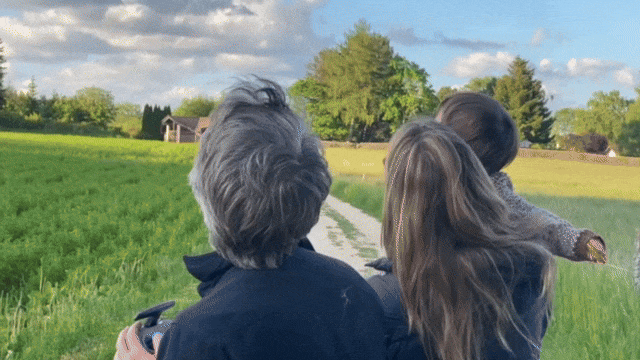 ezgif-5c0e9a15f49464